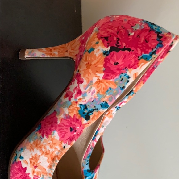 Multi colored heels - Picture 2 of 2